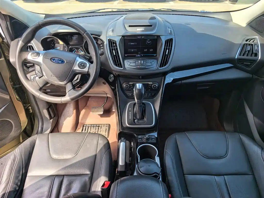Ford Kuga 2013 — фото 10