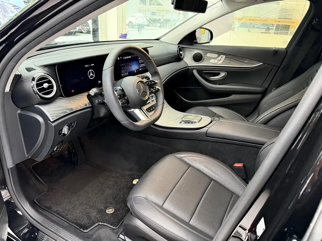 Mercedes-Benz E-Class 2021 — фото 16