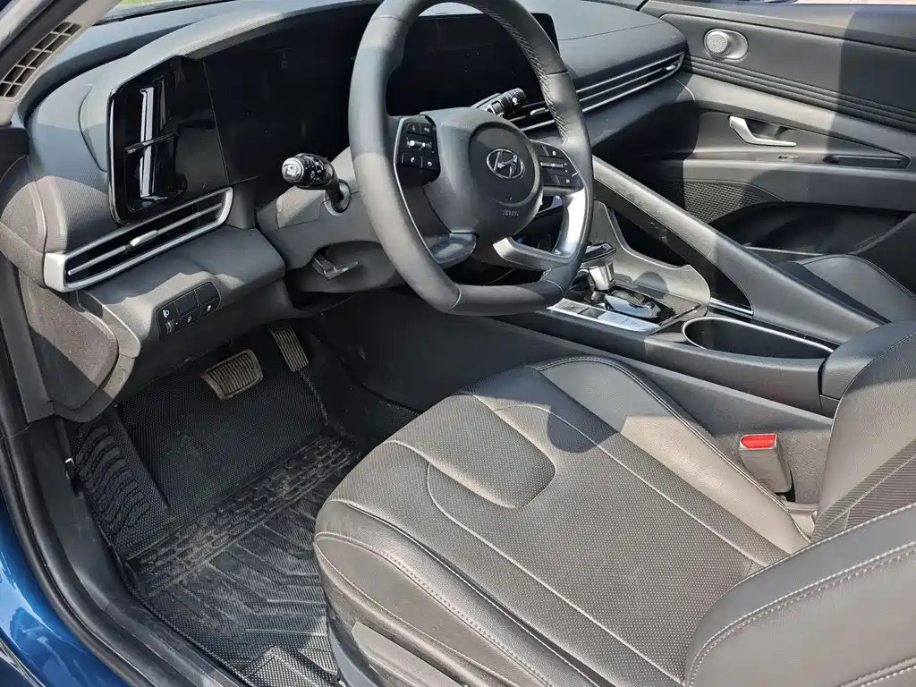 Hyundai Elantra 2022