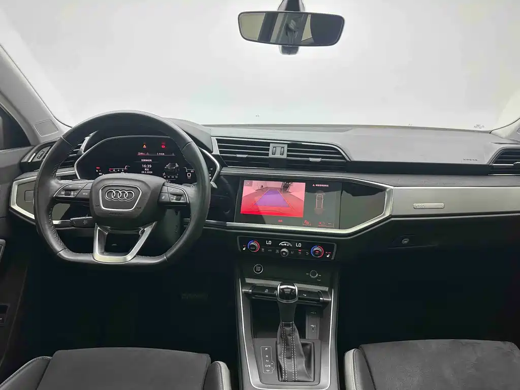 Audi Q3 2022 — фото 14