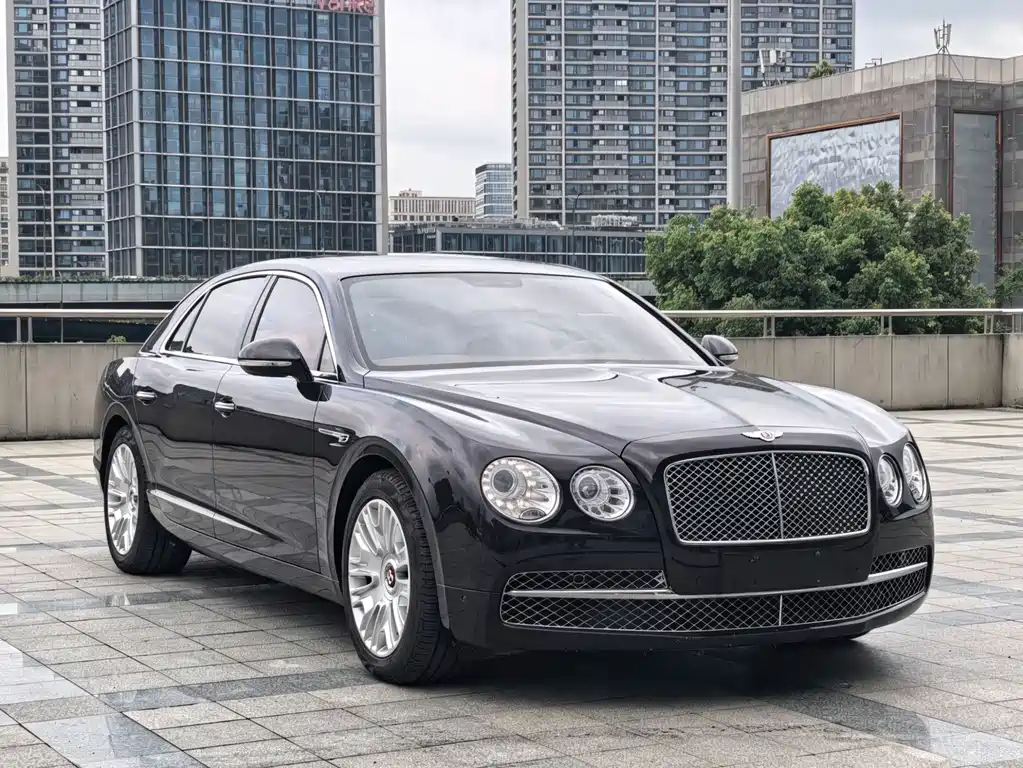 Bentley Flying Spur 2018 — фото 3