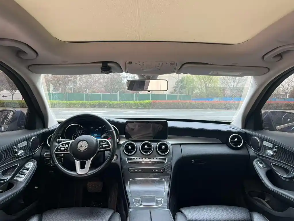 Mercedes-Benz C-Class 2019 — фото 4