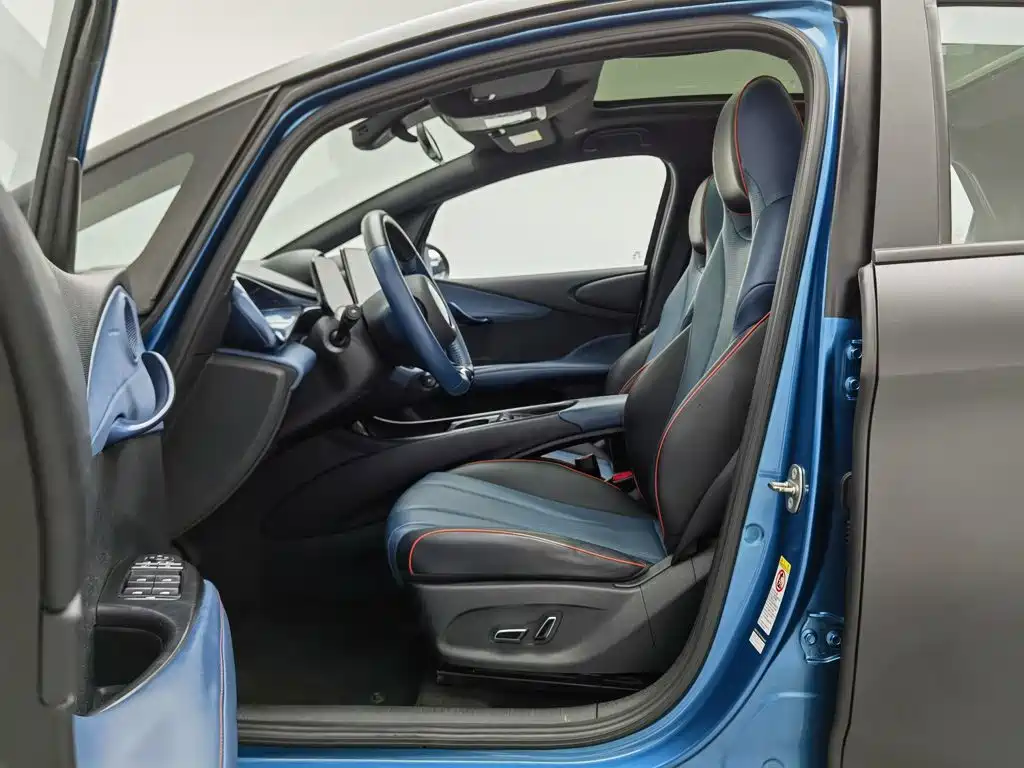 BYD Dolphin 2022 — фото 10