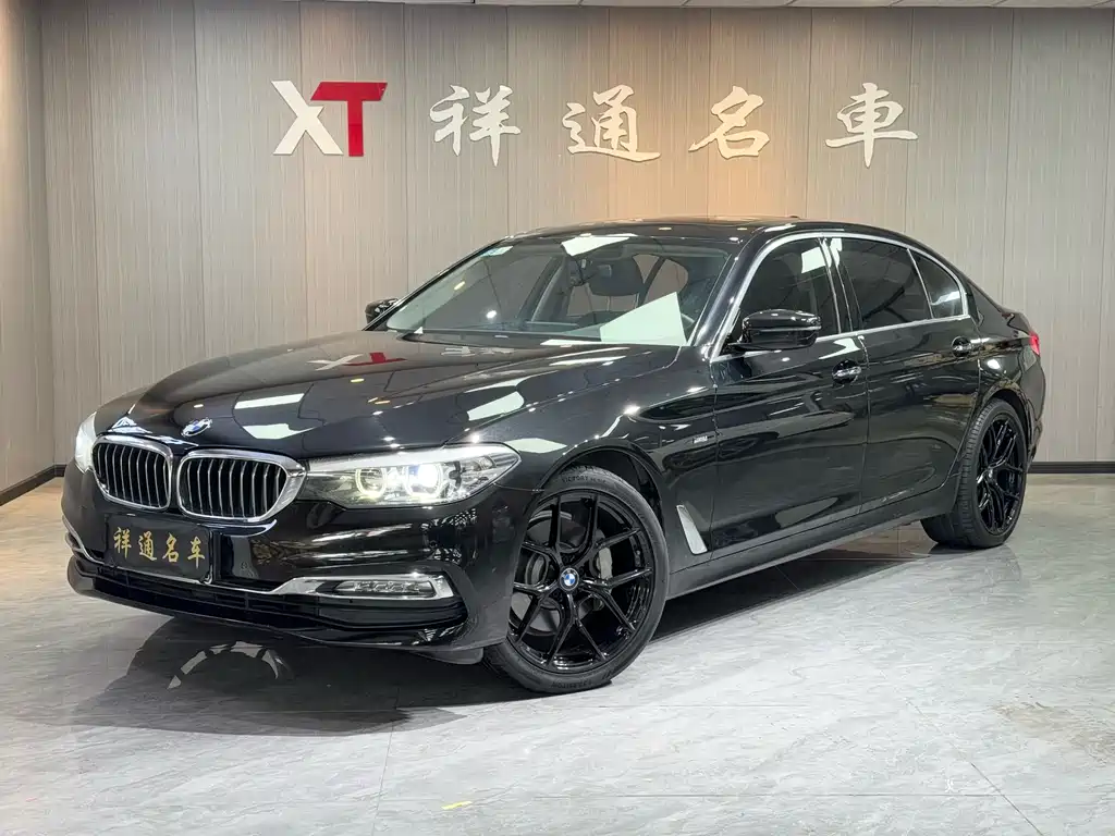BMW 5 Series 2018 — фото 1