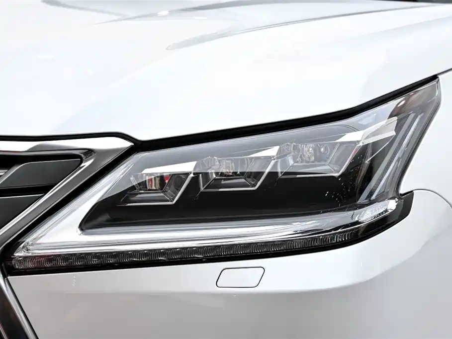 Lexus LX 2022 — фото 10