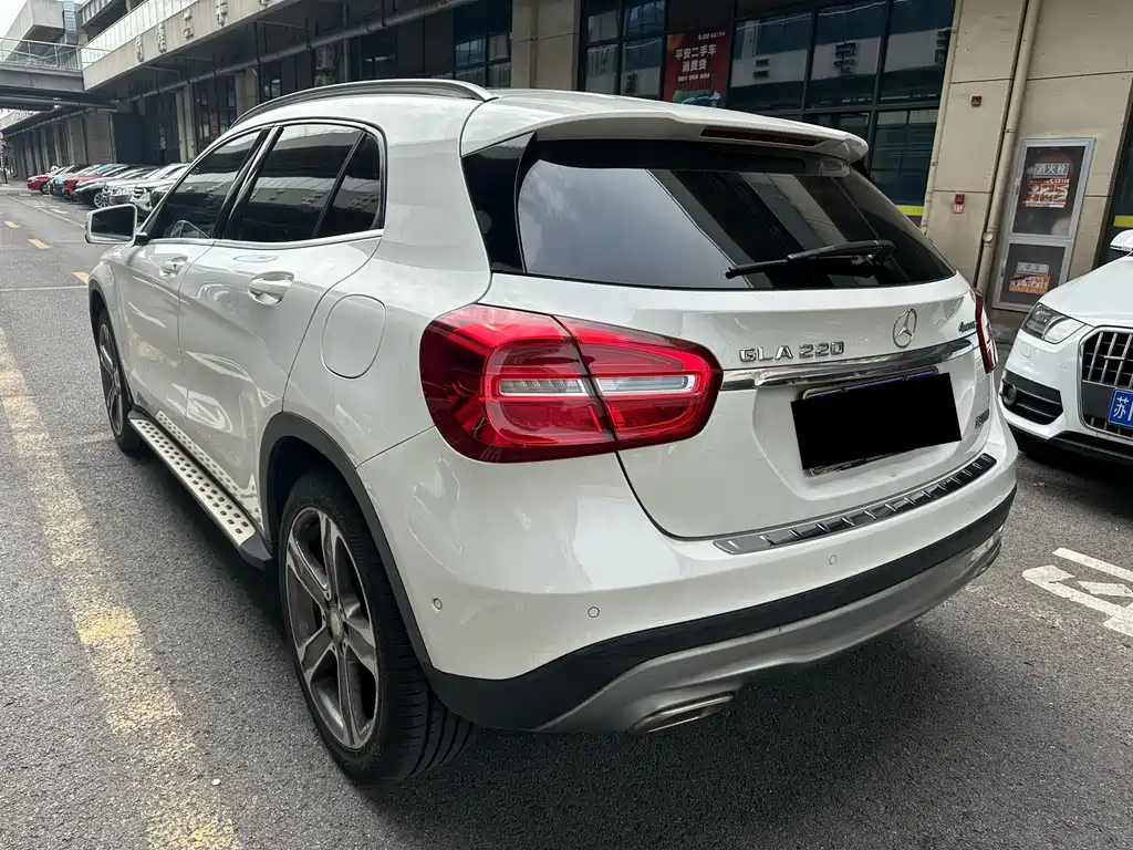 Mercedes-Benz GLA 2015