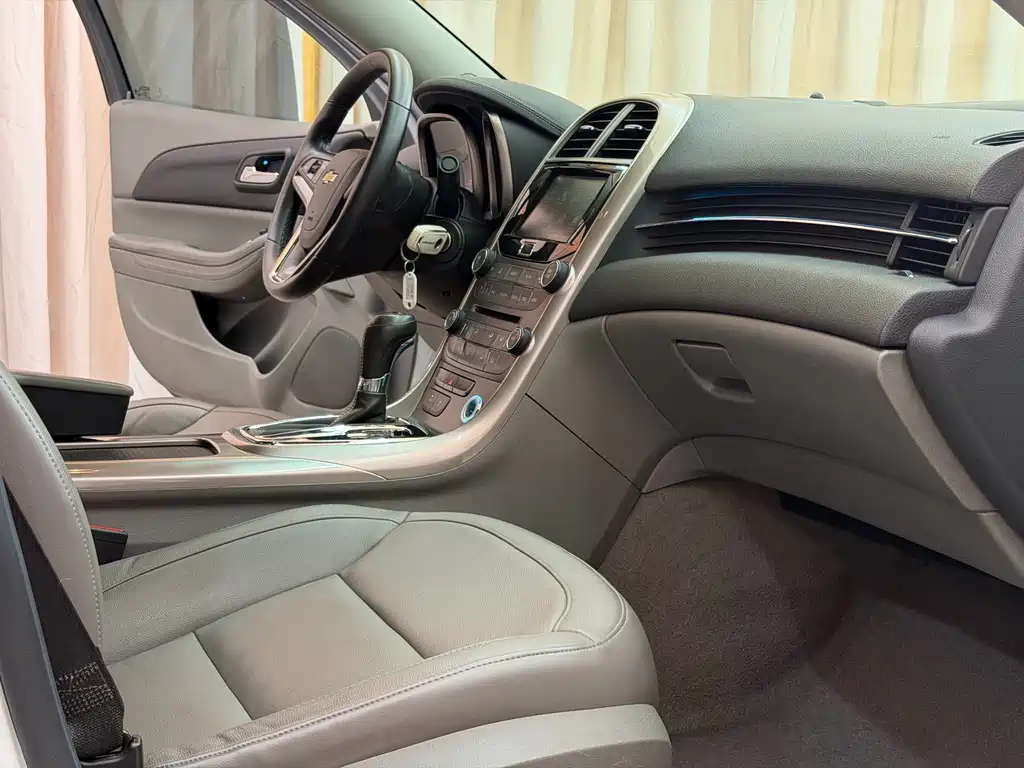 Chevrolet Malibu 2015 — фото 14