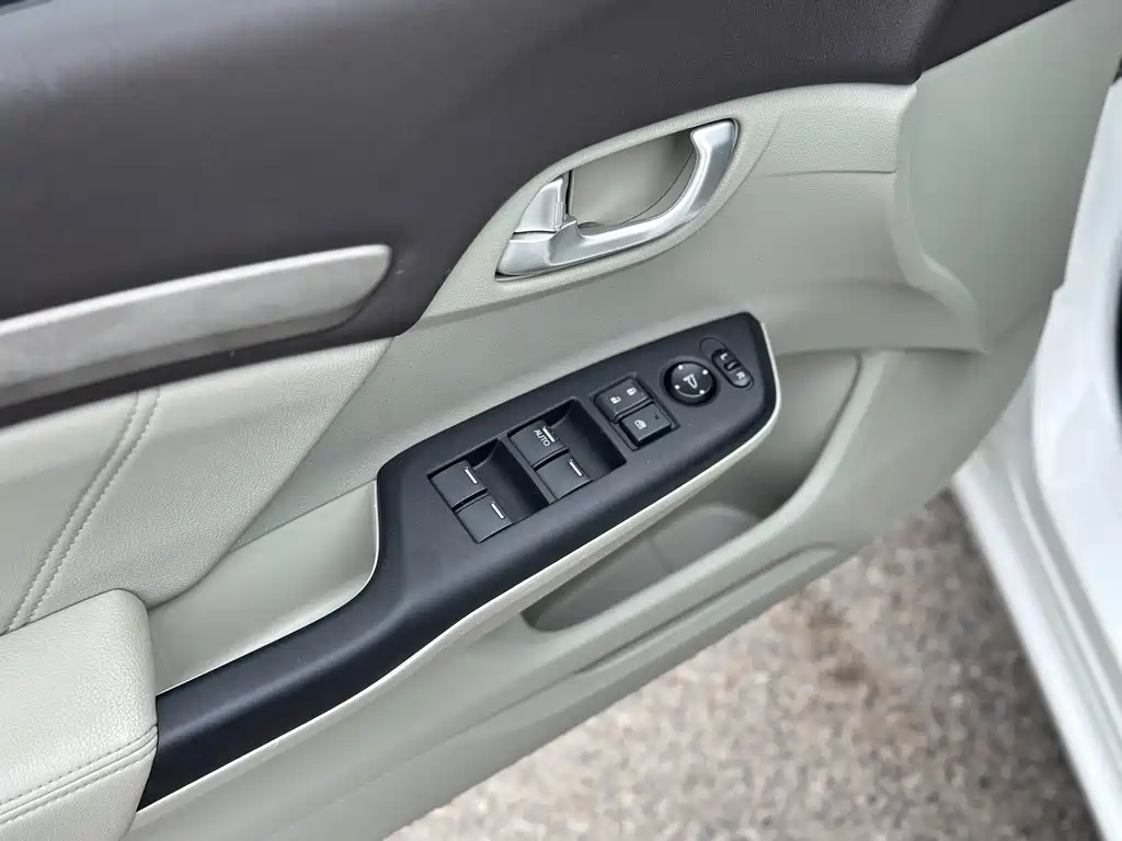 Honda Civic 2014 — фото 18