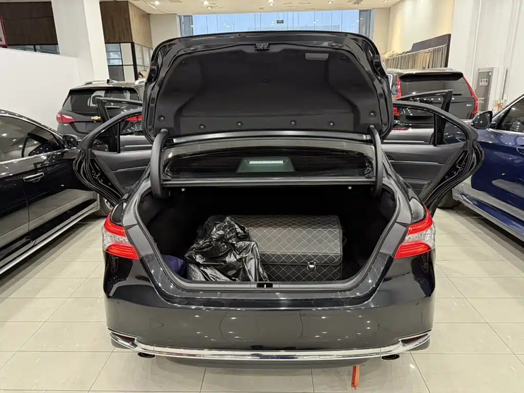 Toyota Camry 2023 — фото 10