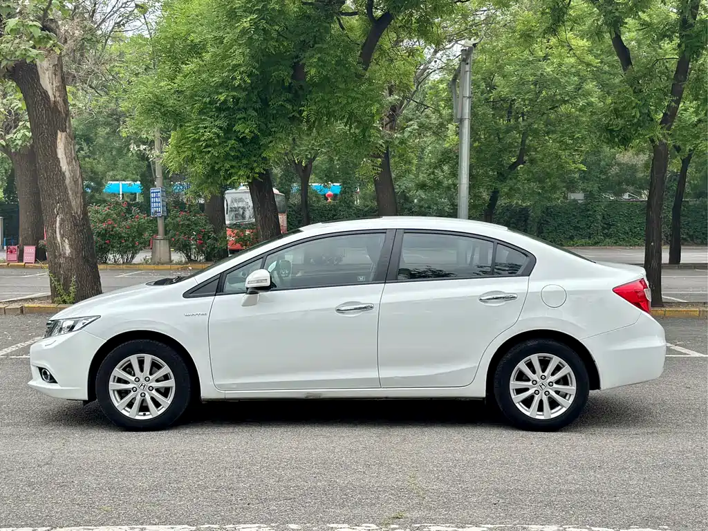 Honda Civic 2014 — фото 14