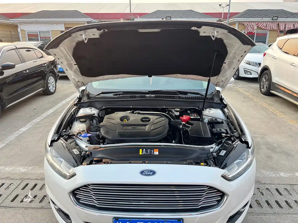 Ford Mondeo 2015 — фото 25