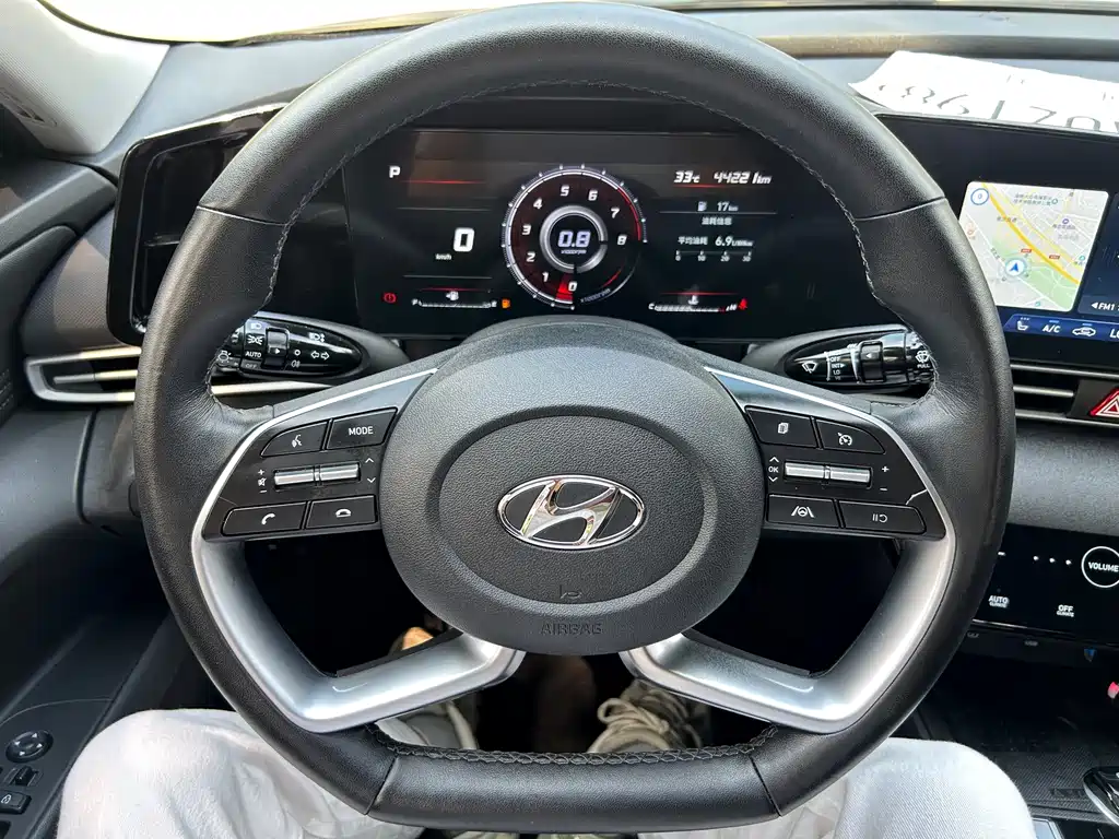 Hyundai Elantra 2022 — фото 11