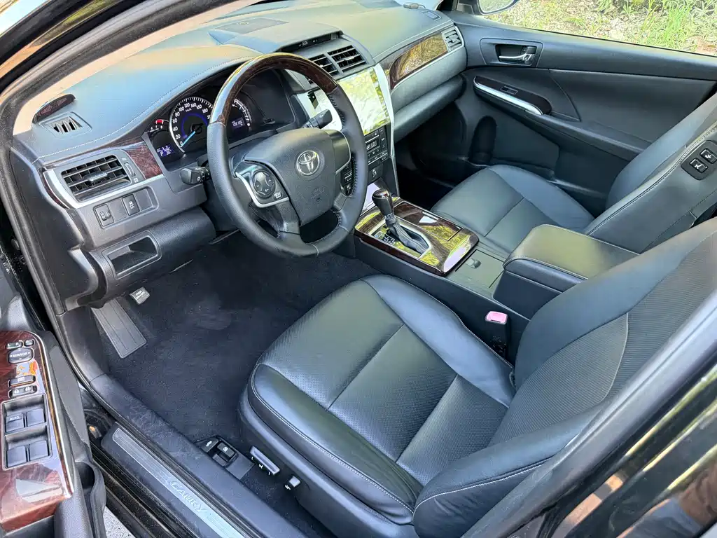 Toyota Camry 2016 — фото 3