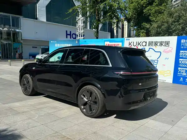 Li Auto L8 2025