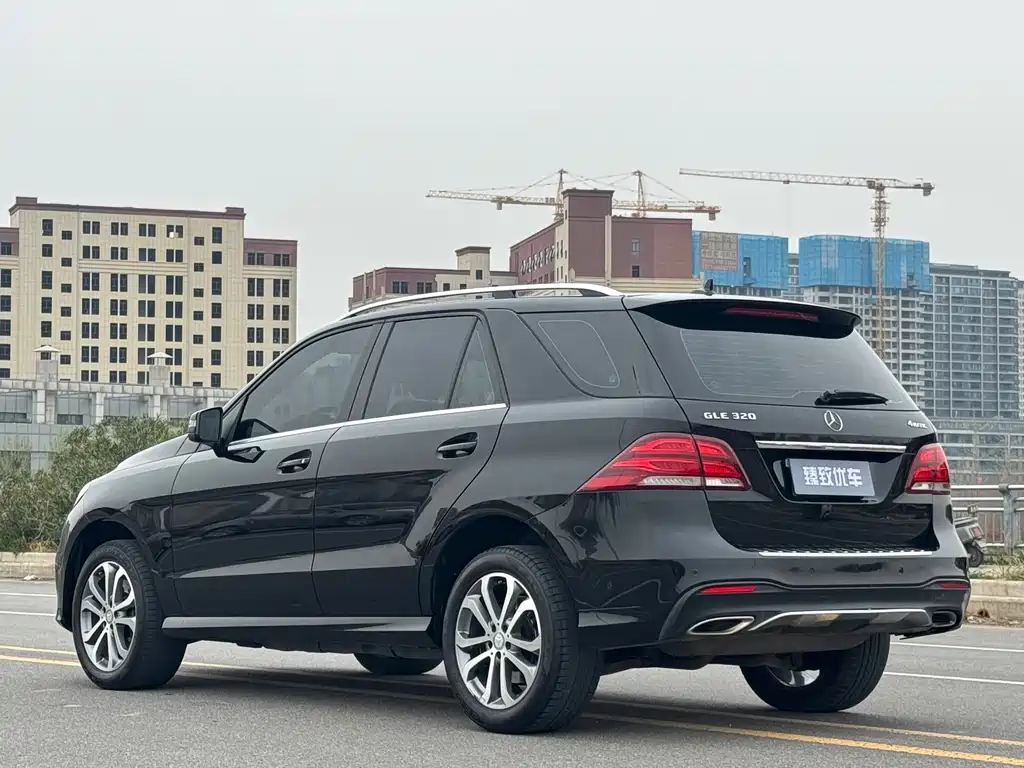 Mercedes-Benz GLE 2016 — фото 8