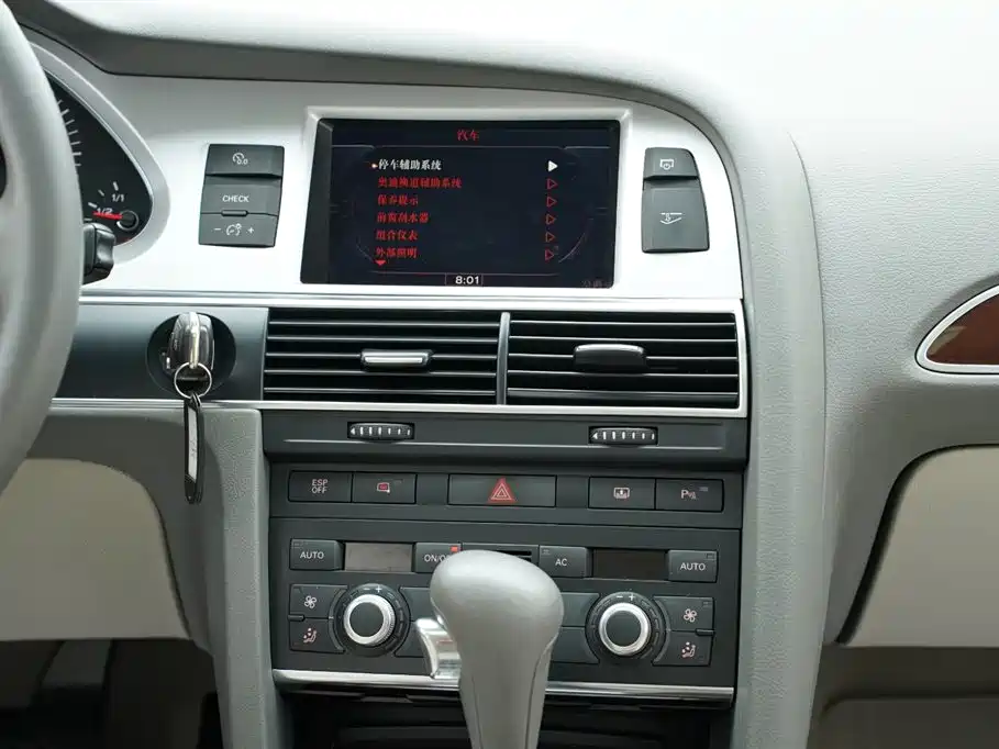 Audi A6L 2010 — фото 17