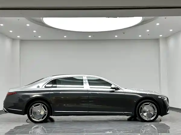 Mercedes-Benz Maybach S-Class 2025