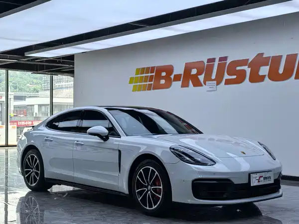 Porsche Panamera 2022