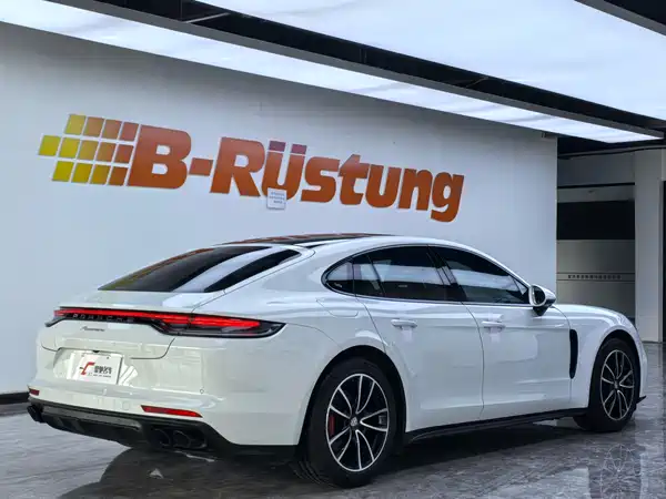 Porsche Panamera 2022