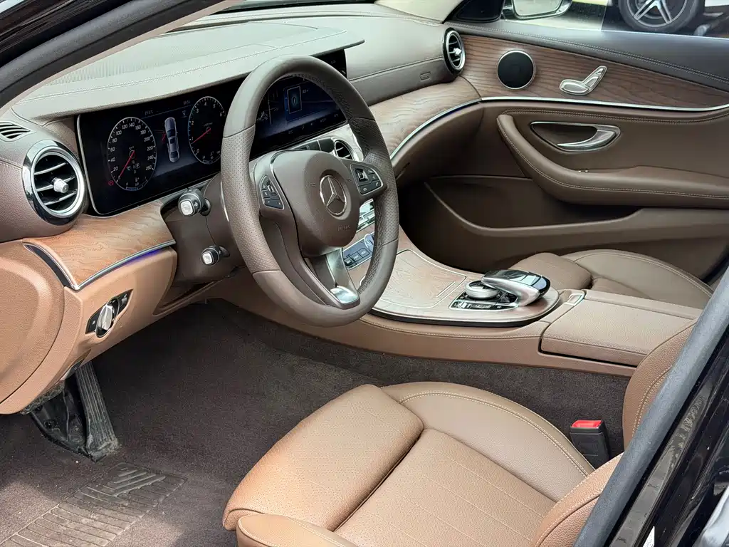 Mercedes-Benz E-Class 2018 — фото 10