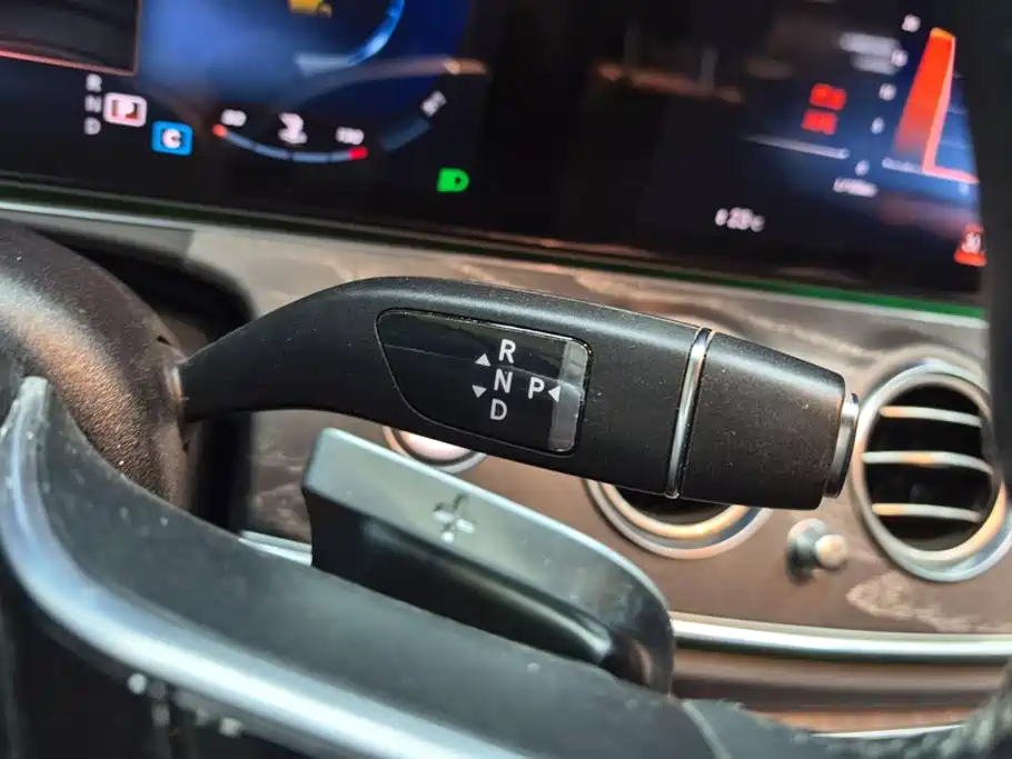 Mercedes-Benz E-Class 2023 — фото 16