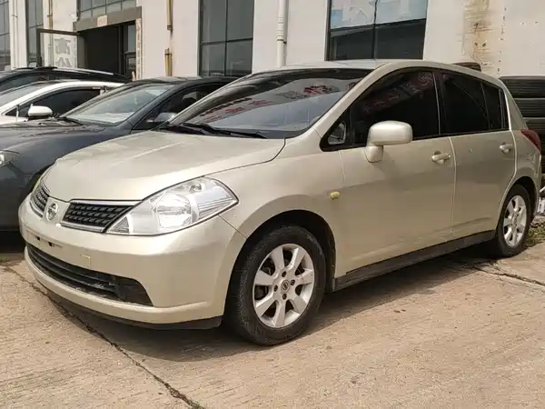 Nissan Tiida 2006