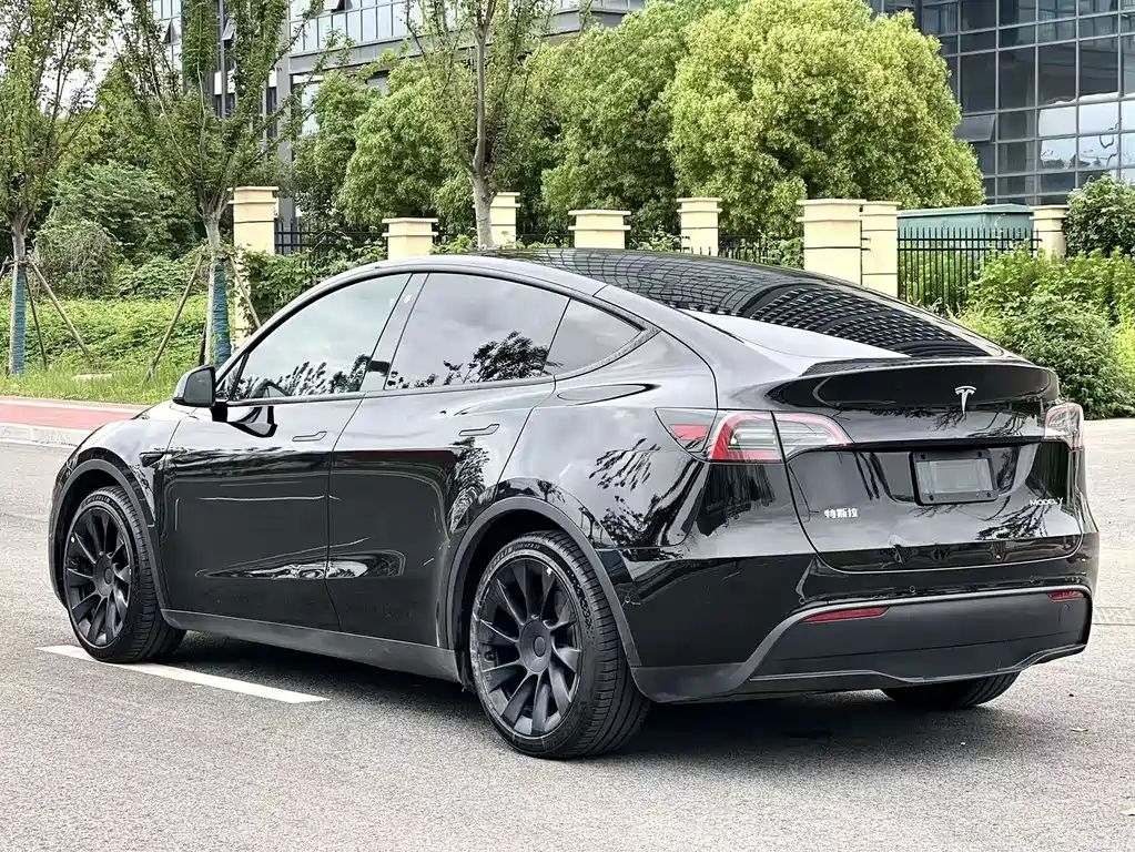 Tesla Model Y 2022 — фото 4