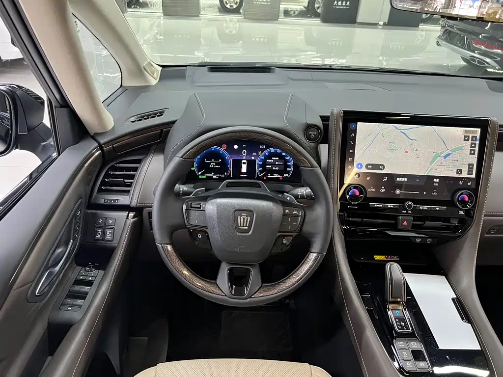 Toyota Vellfire 2026 — фото 19