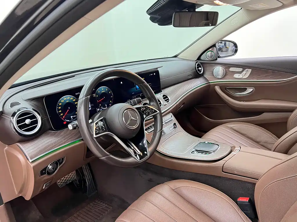 Mercedes-Benz E-Class 2021 — фото 15