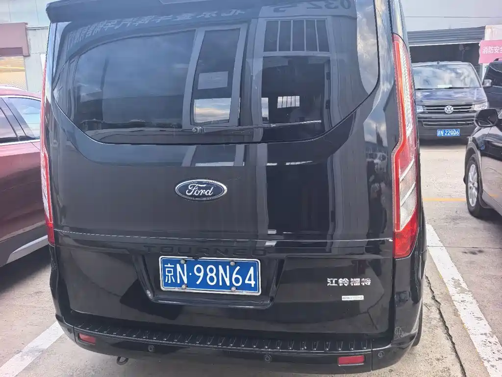Ford Tourneo 2021 — фото 4