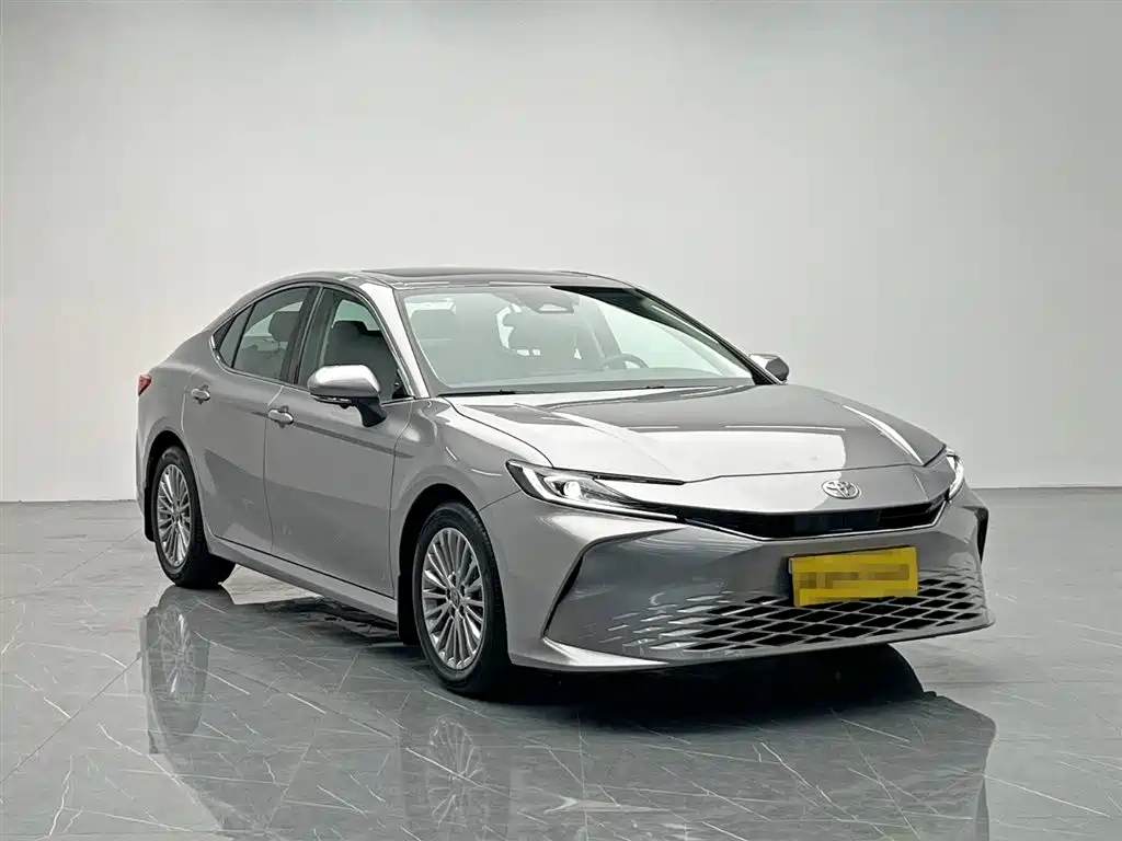 Toyota Camry 2025 — фото 8