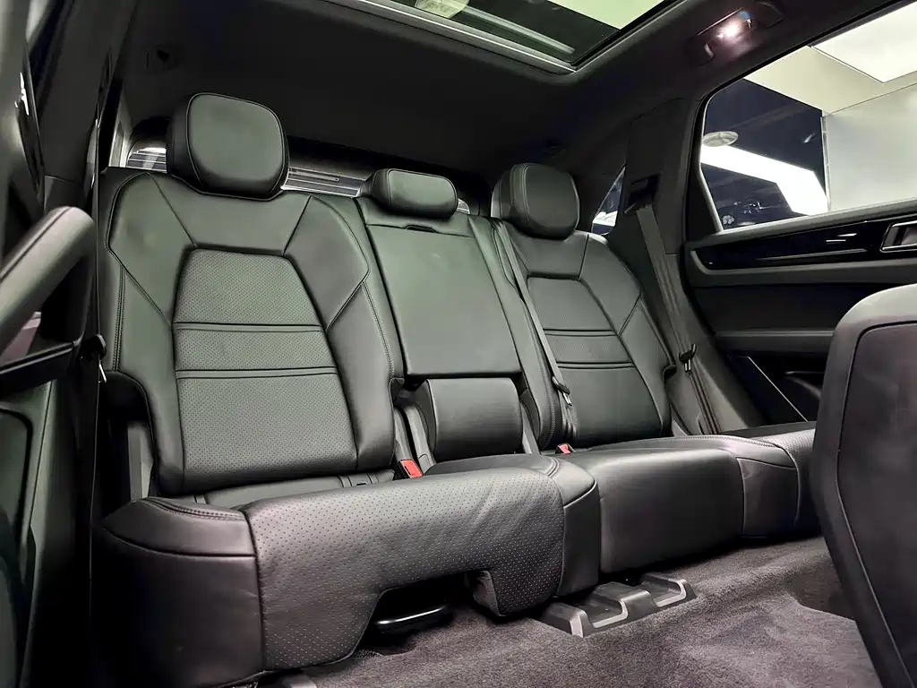 Porsche Cayenne 2020 — фото 17