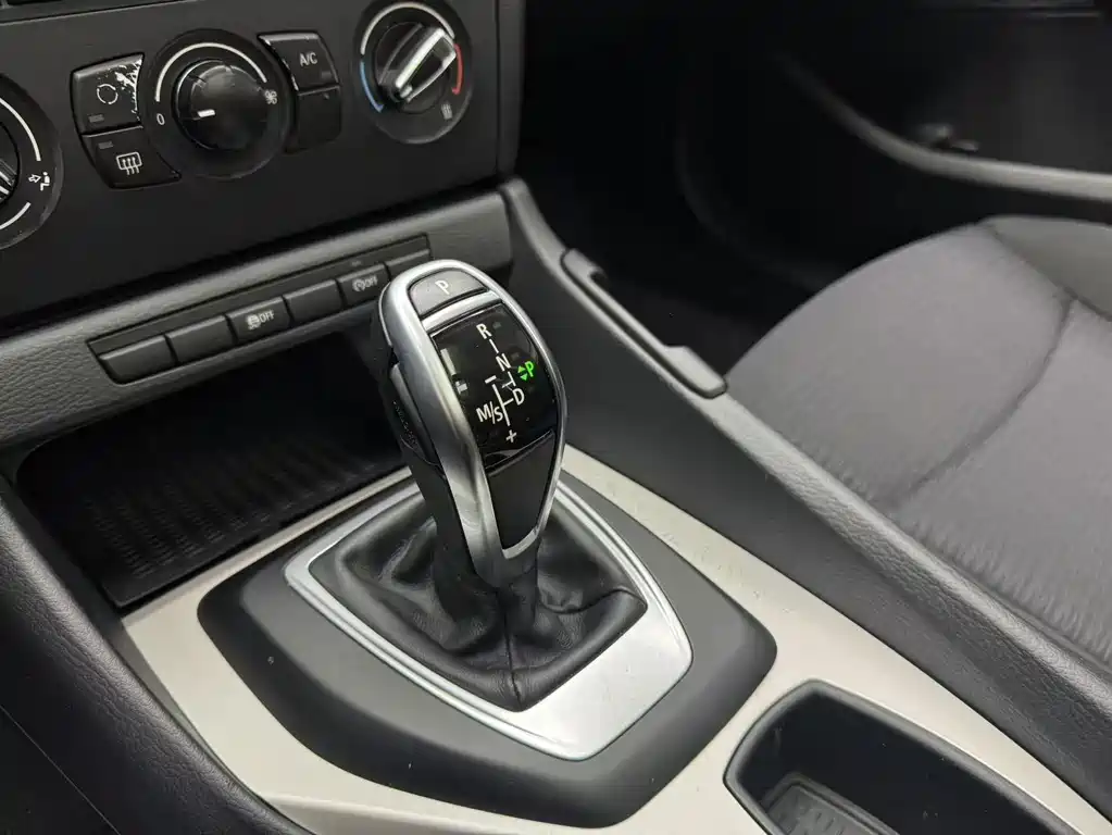 BMW X1 2014 — фото 11