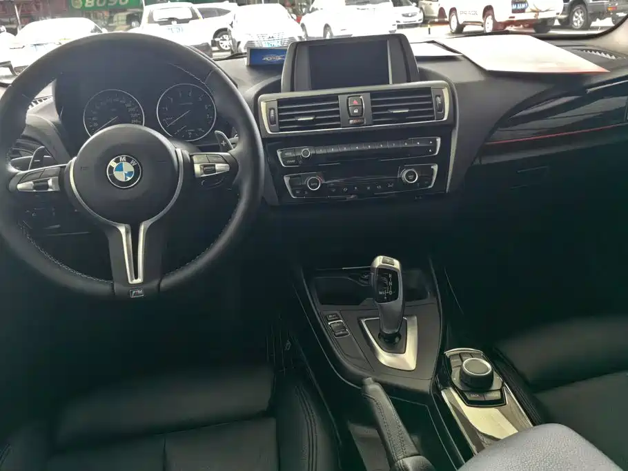 BMW 1 Series 2017 — фото 12