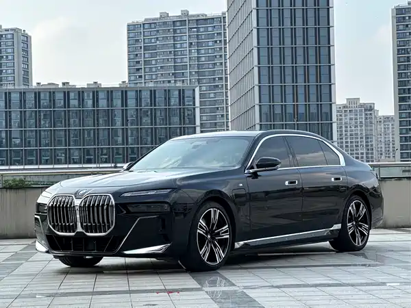BMW i7 2024