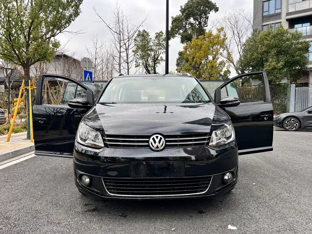 Volkswagen Touran 2015 — фото 21