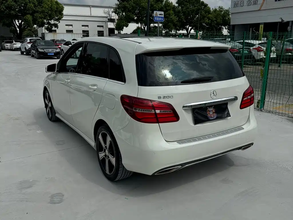 Mercedes-Benz B-Class 2017 — фото 14