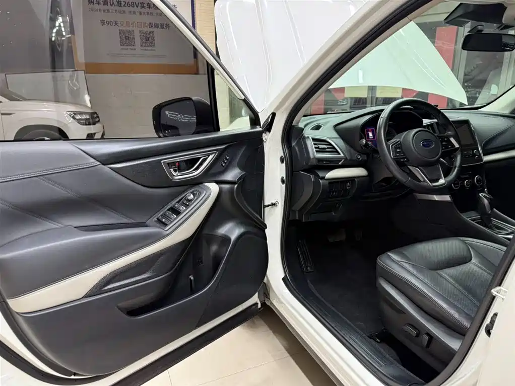 Subaru Forester 2022 — фото 11