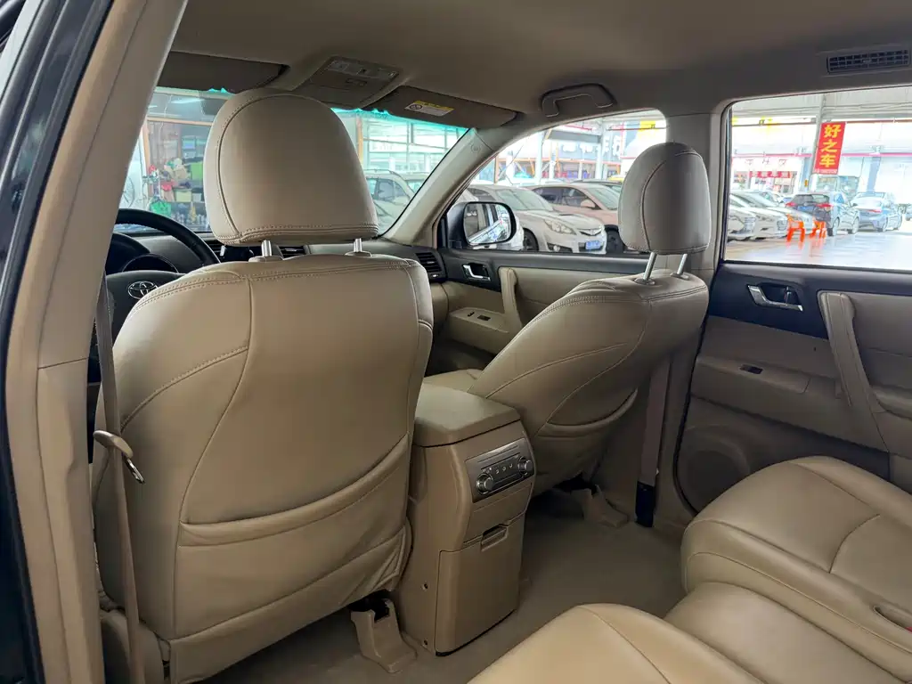 Toyota Highlander 2014 — фото 15