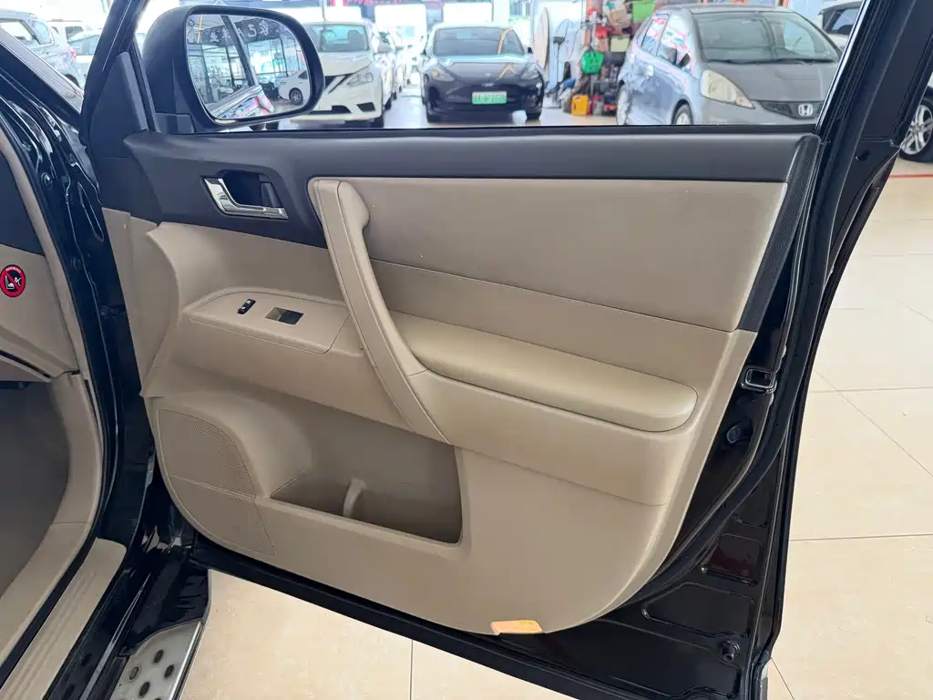 Toyota Highlander 2014 — фото 26