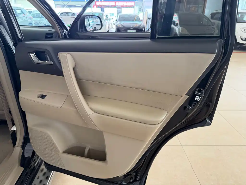 Toyota Highlander 2014 — фото 28
