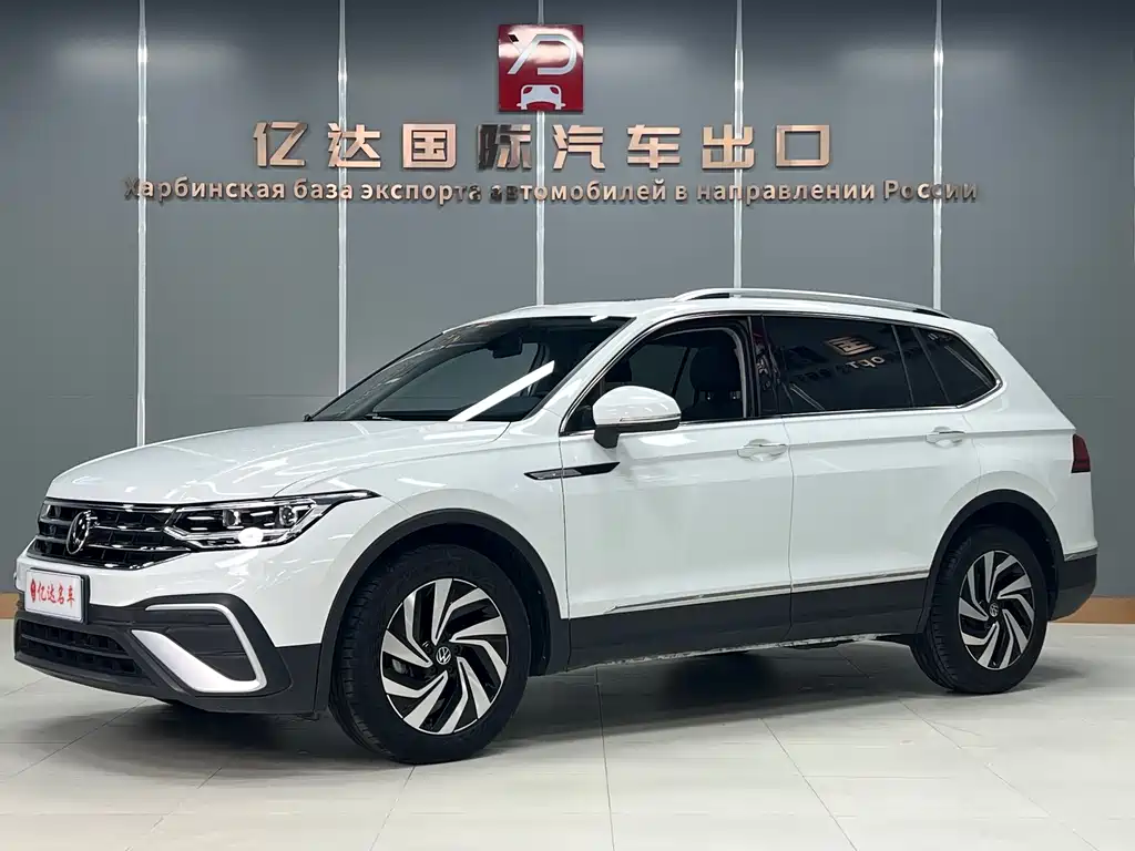 Volkswagen Tiguan L 2023 — фото 1