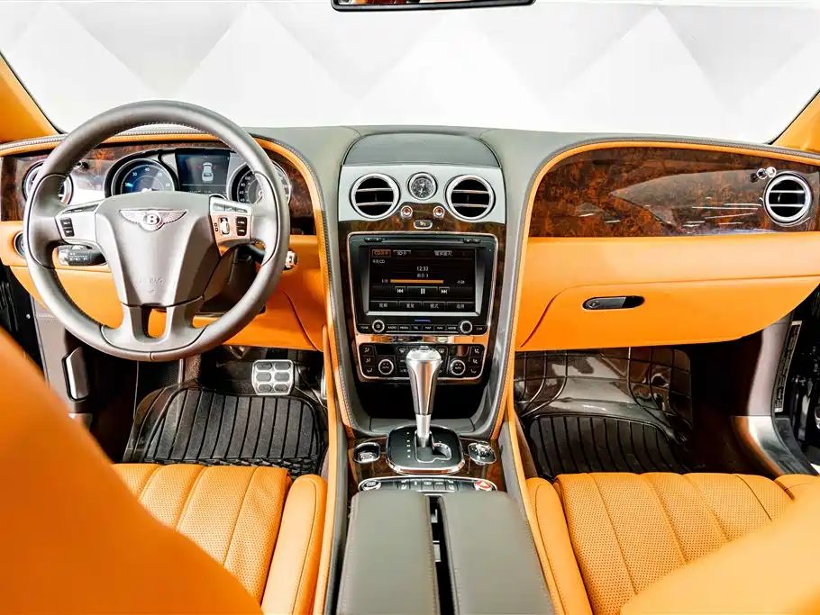 Bentley Flying Spur 2016 — фото 12