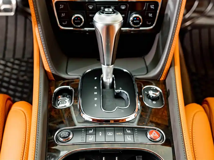 Bentley Flying Spur 2016 — фото 14