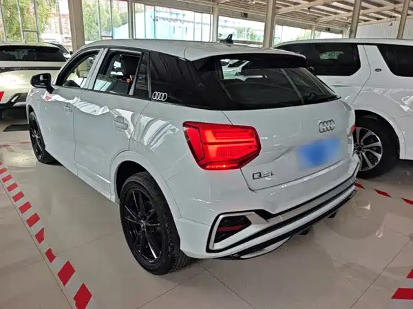 Audi Q2L 2024