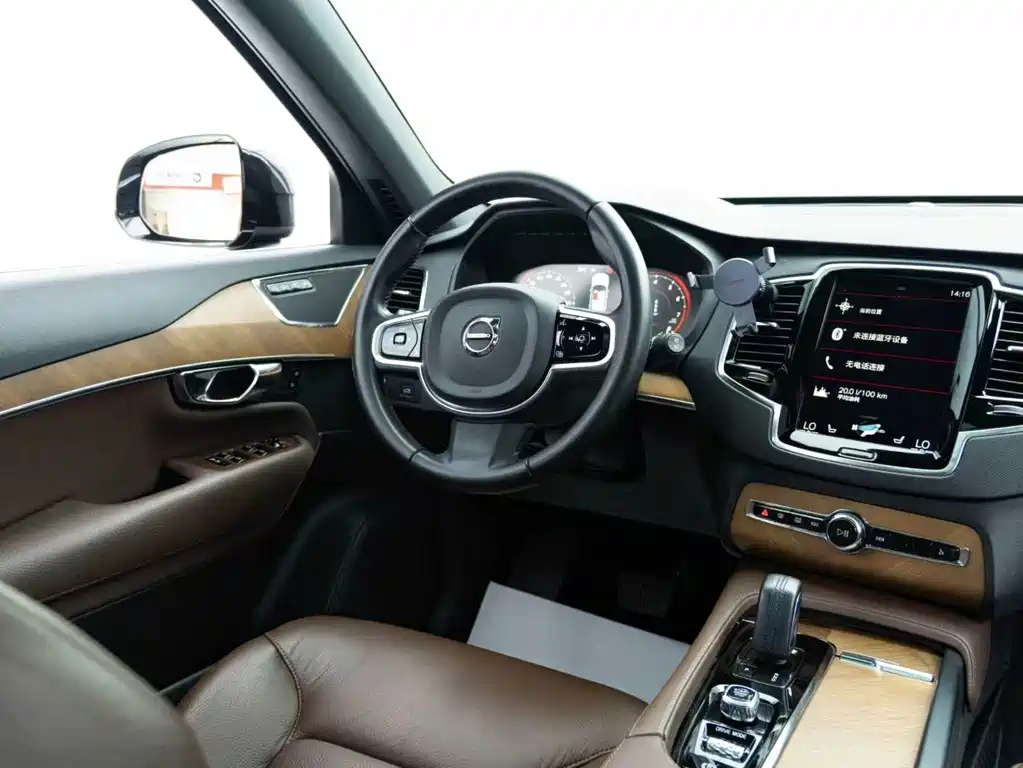 Volvo XC90 2021 — фото 15