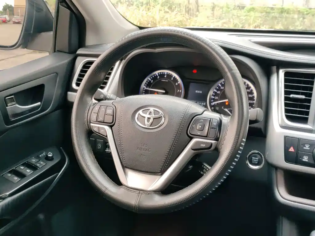 Toyota Highlander 2017 — фото 12
