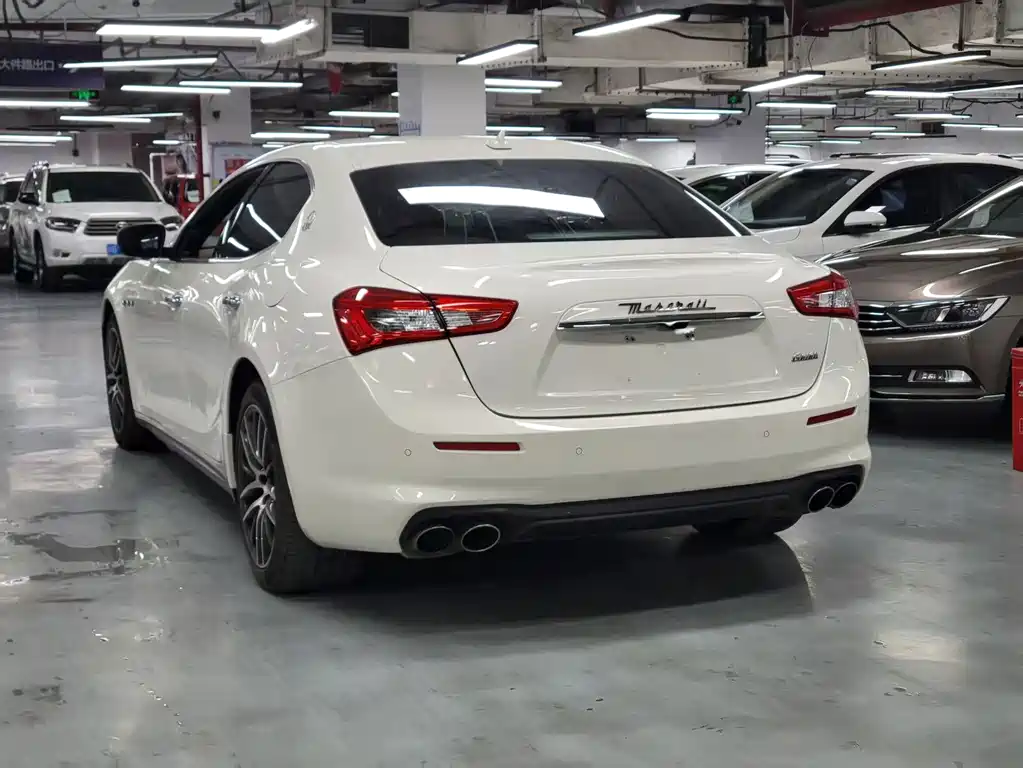 Maserati Ghibli 2018 — фото 17