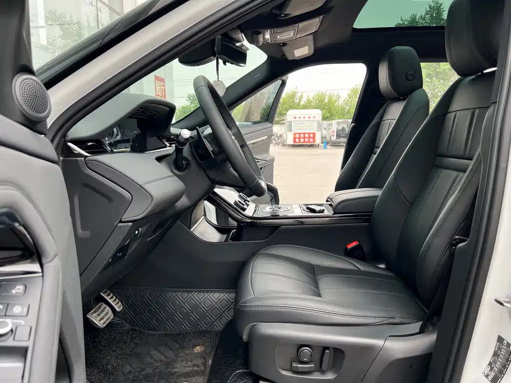 Land Rover Range Rover Evoque 2021 — фото 18