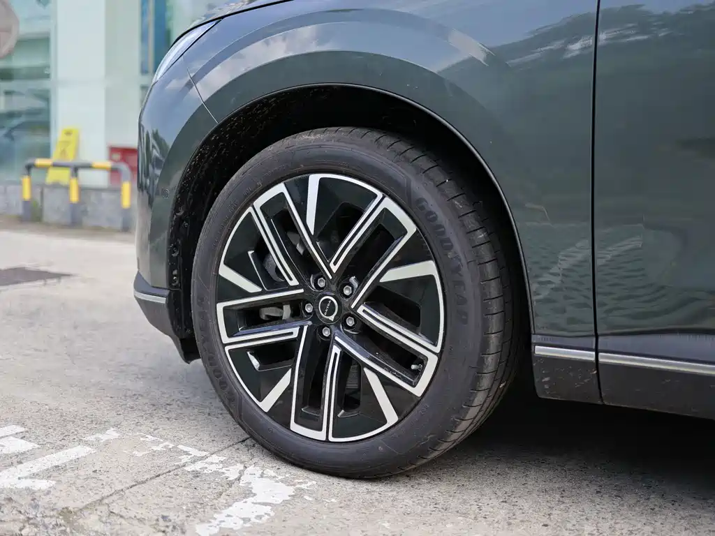 Volvo XC70 Plug-In Hybrid 2026 — фото 14